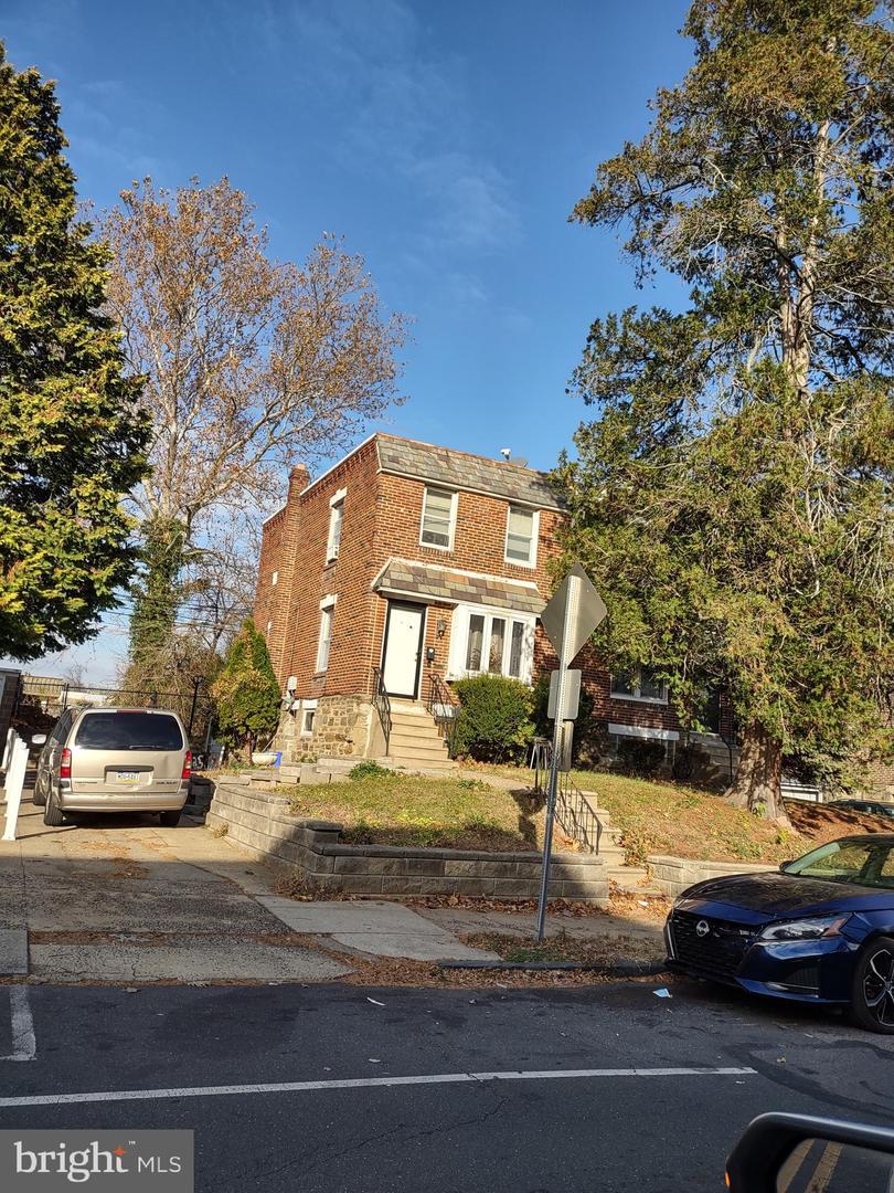 Property Photo:  325 W Manheim Street  PA 19144 
