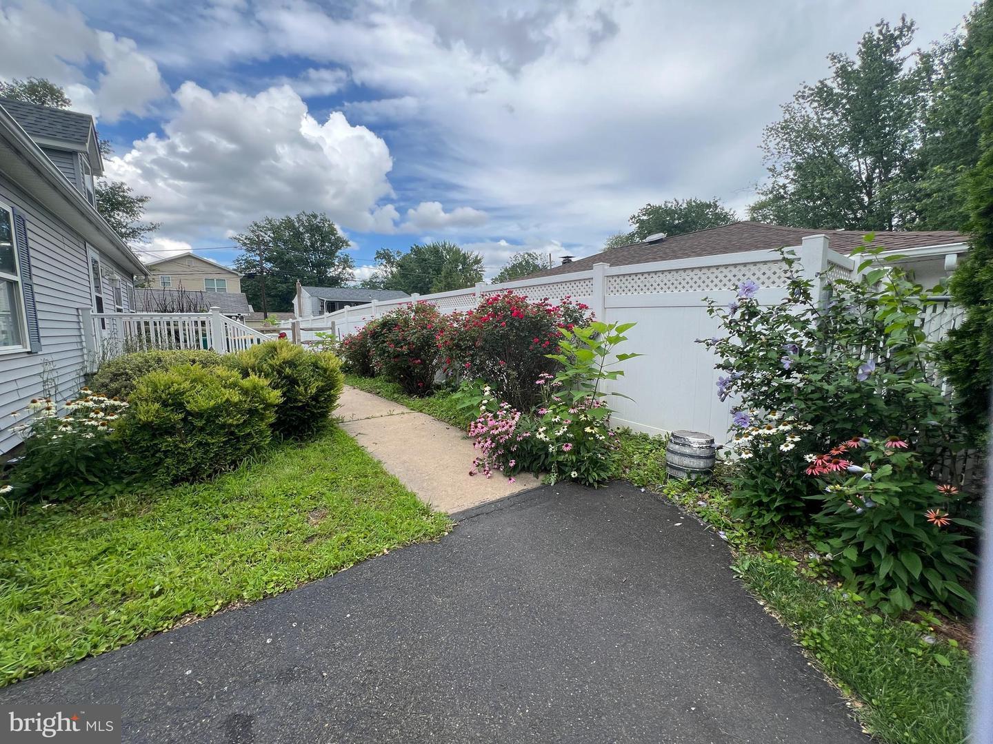 Property Photo: 473 Monroe PA 19047