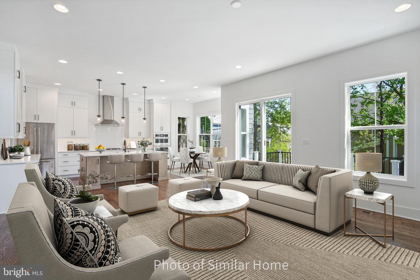 Property Photo: 1922 N Van Buren Street VA 22205