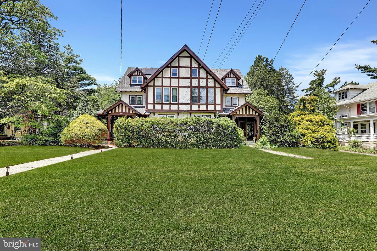 Property Photo:  51 N Evergreen Avenue  NJ 08096 