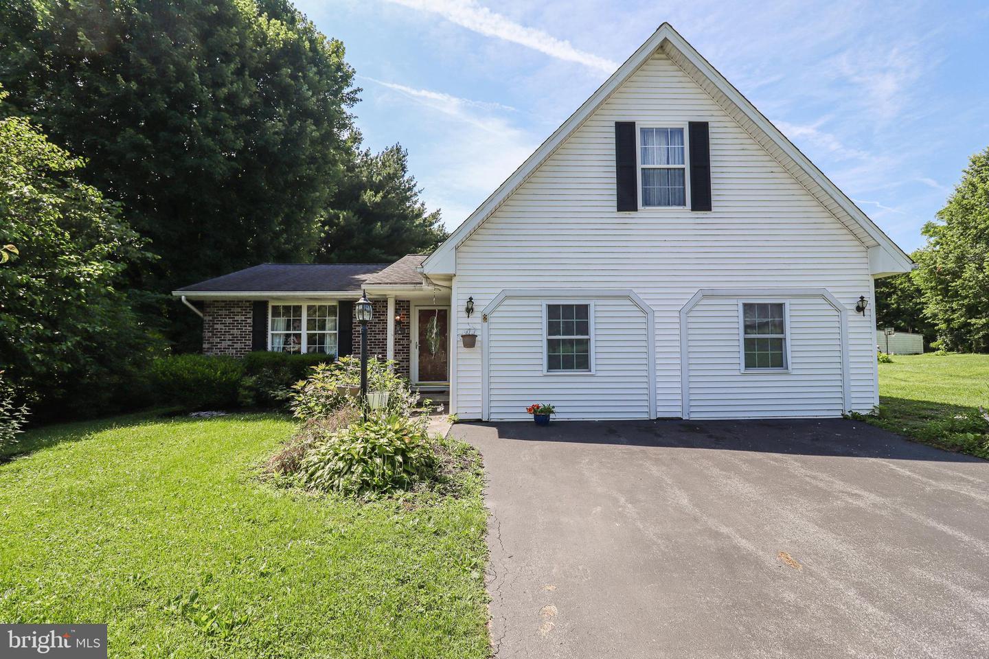 322 Valley Road  Etters PA 17319 photo