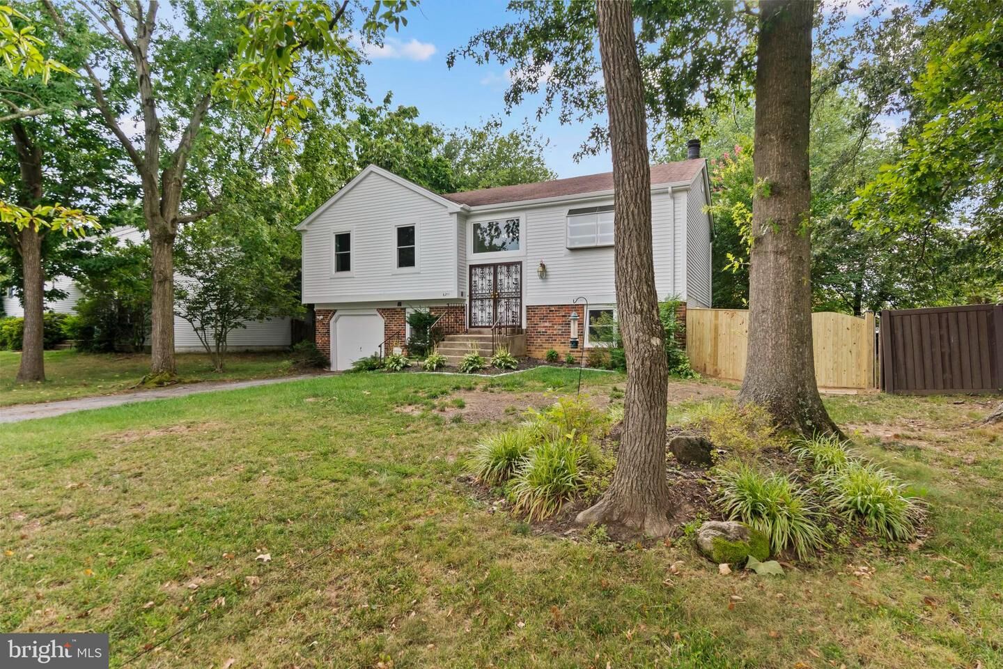 Property Photo:  6211 Caryhurst Drive  MD 20744 