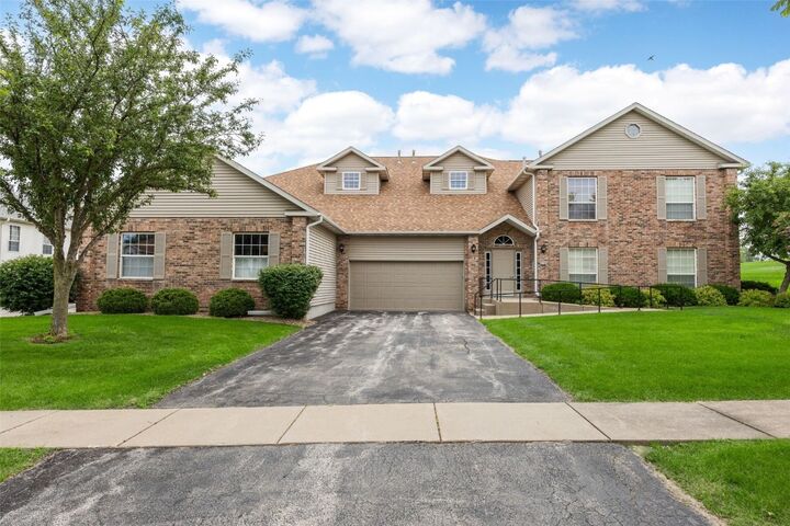 4710 Westchester Drive NE C  Cedar Rapids IA 52402 photo