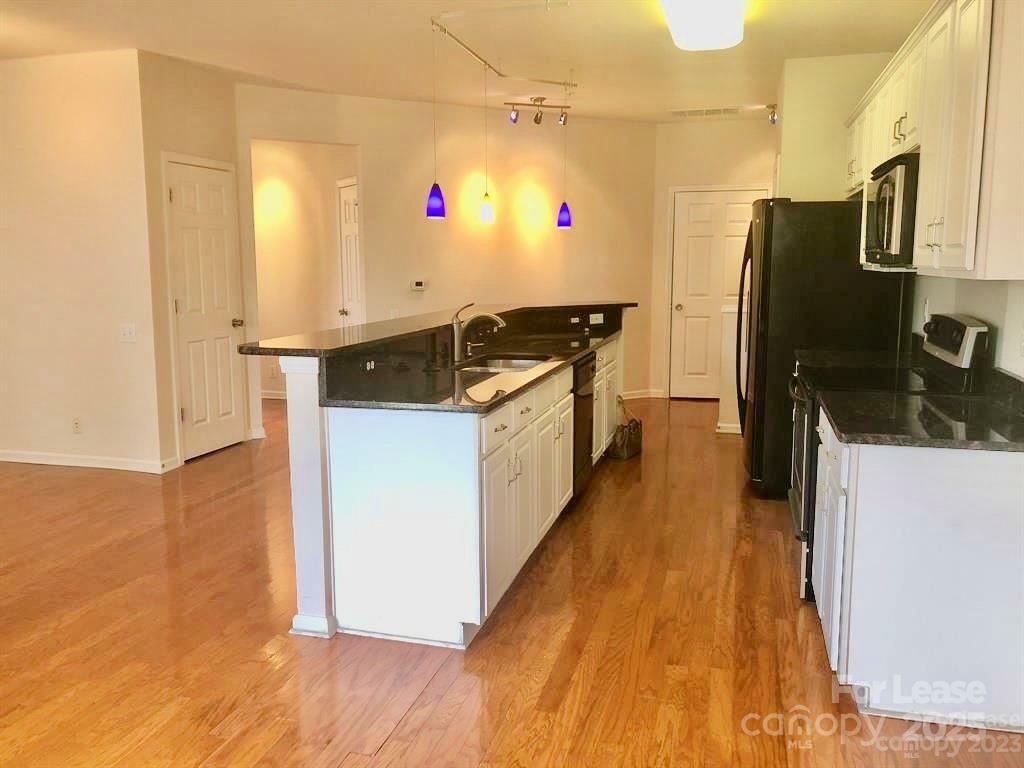 Property Photo: 14668 Via Sorrento Drive NC 28277