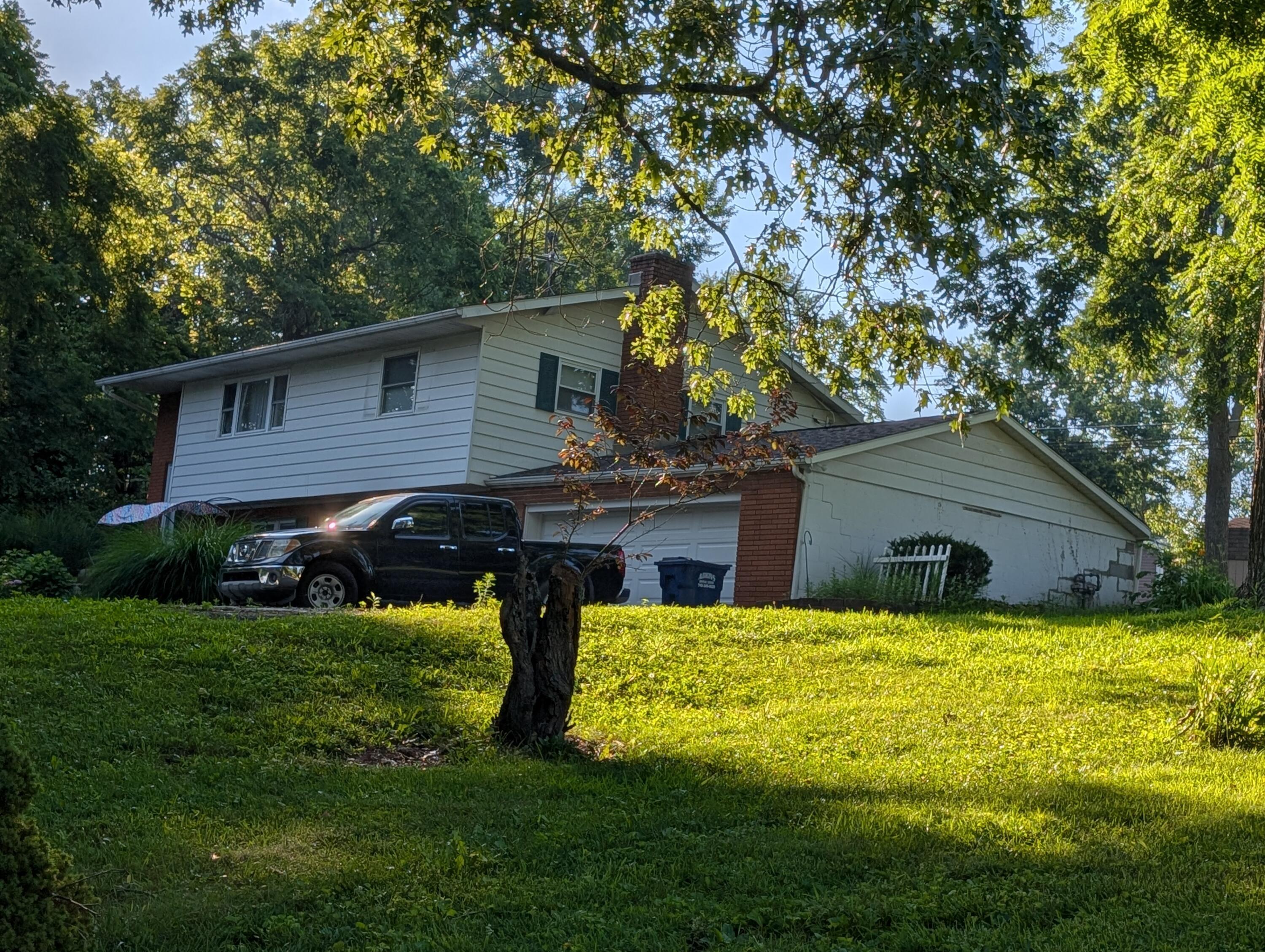 Property Photo: 129 Shalimar Drive OH 43055