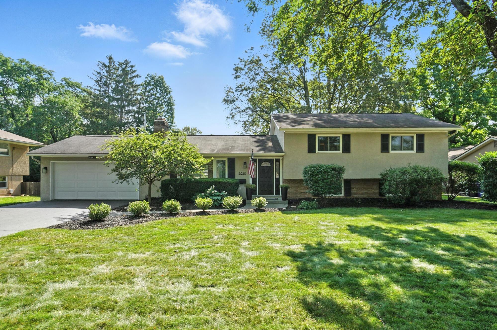 Property Photo: 2820 Halstead Road OH 43221