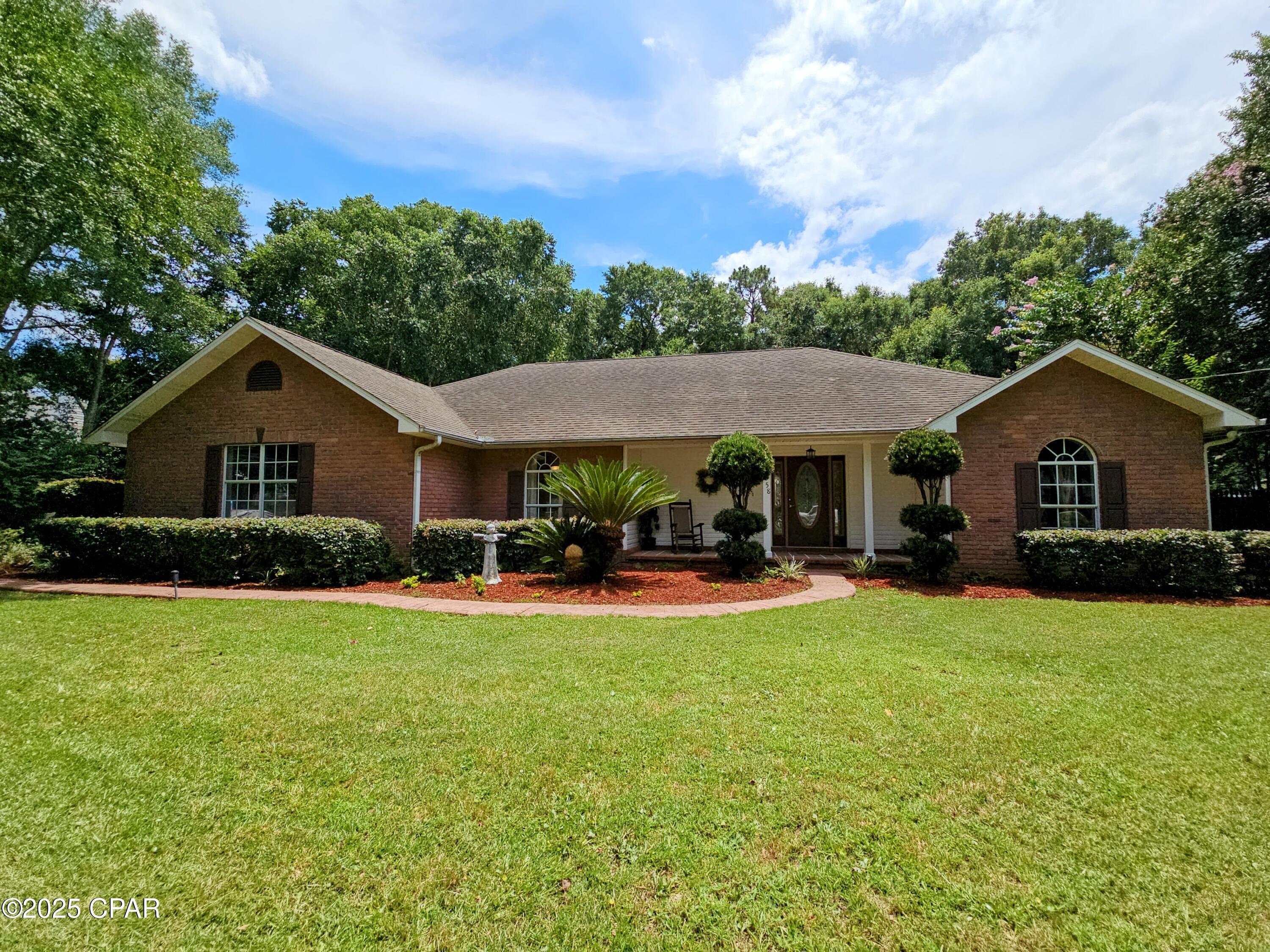 Property Photo: 5658 Derby Drive FL 32571