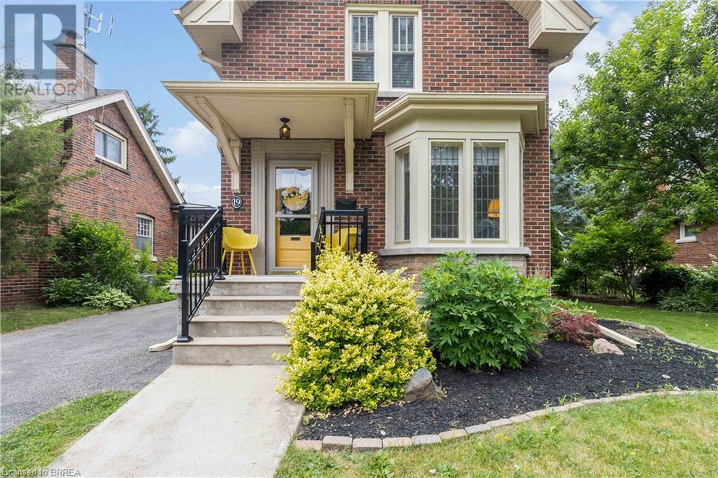 Property Photo: 19 Lincoln Avenue ON N3T 4S5