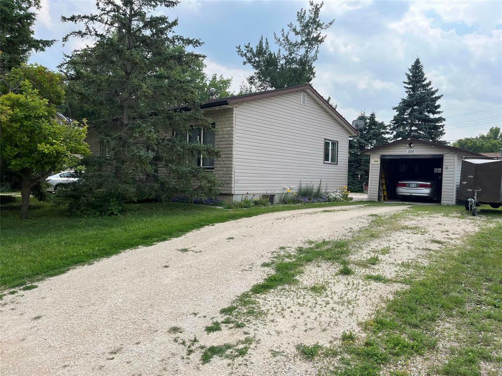Property Photo: 226 Montreal Avenue West MB R0G 1K0