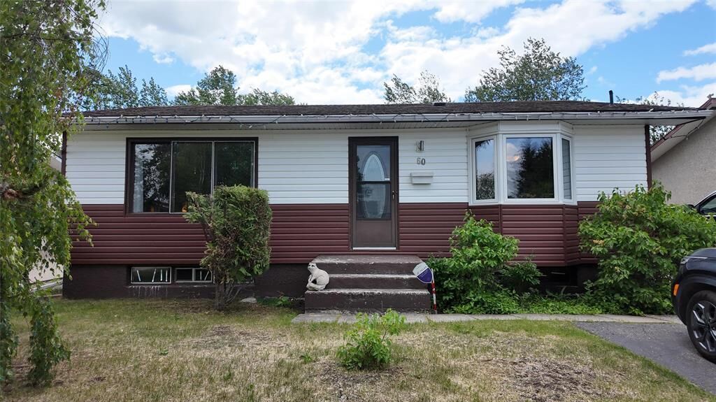 Property Photo: 60 Rankin Crescent MB R8N 1J5