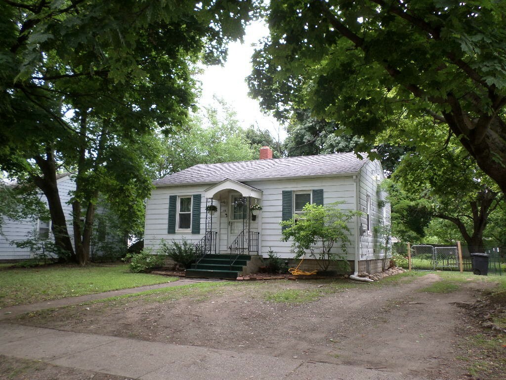 Property Photo: 1749 Fairmount Parkway PA 16510