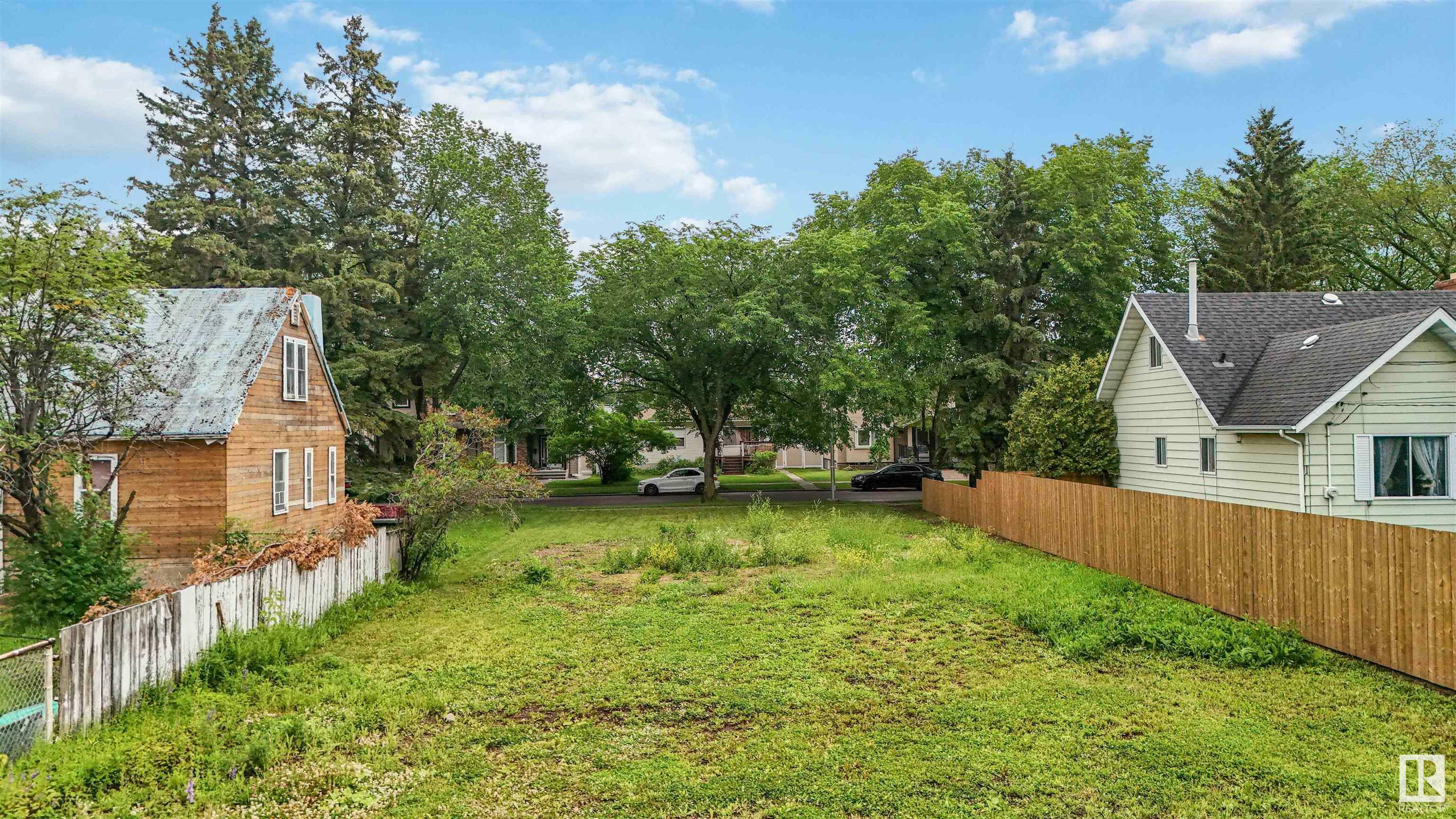 Property Photo:  12210 102 Street NW  AB T5G 2H1 