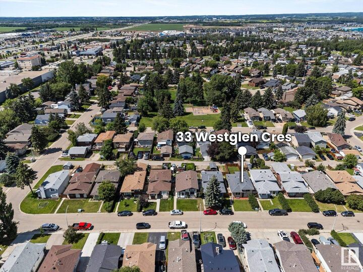 Property Photo: 33 Westglen Crescent AB T7X 1W1