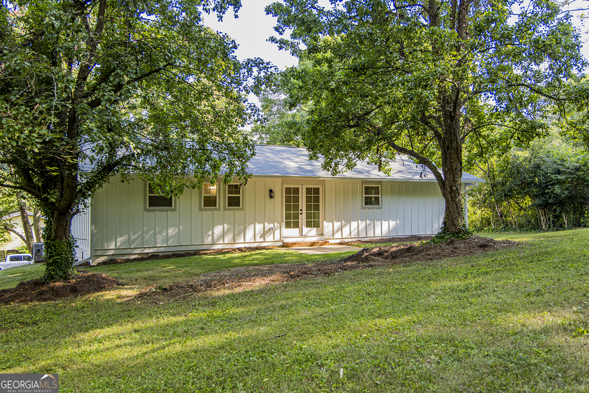 Property Photo: 124 Atteiram Drive NE GA 30161