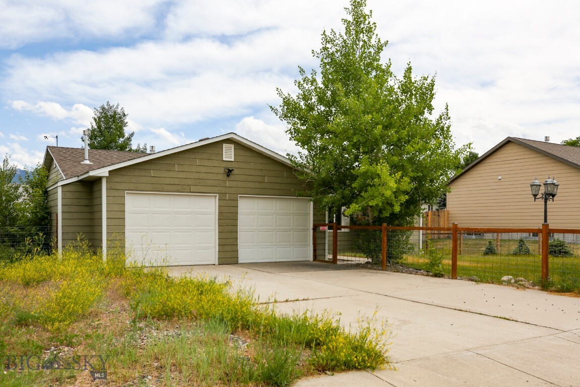 Property Photo:  706 Northern Lights Road  MT 59047 