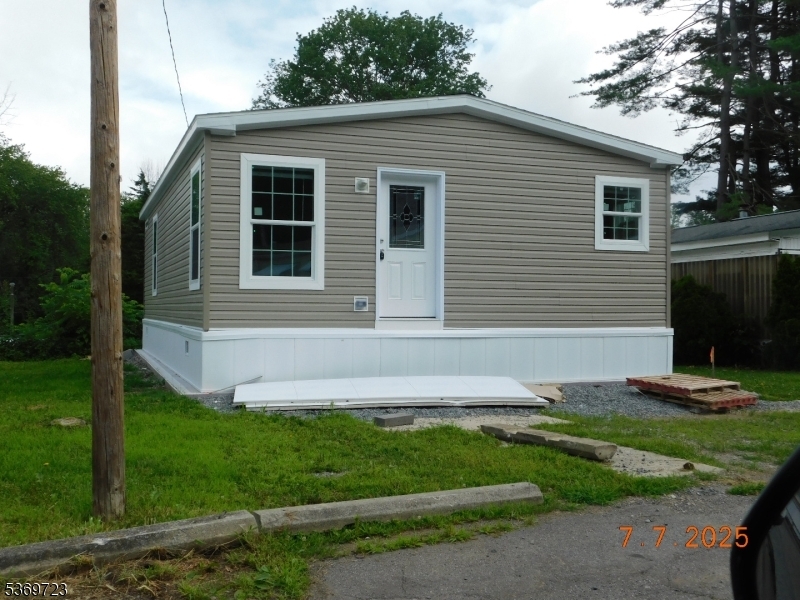 Property Photo:  66 Back St  NJ 07863 