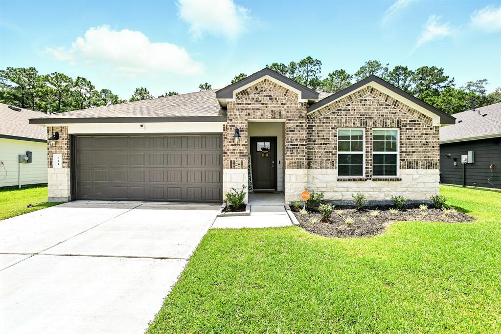 Property Photo: 621 Little Spring Court TX 77514