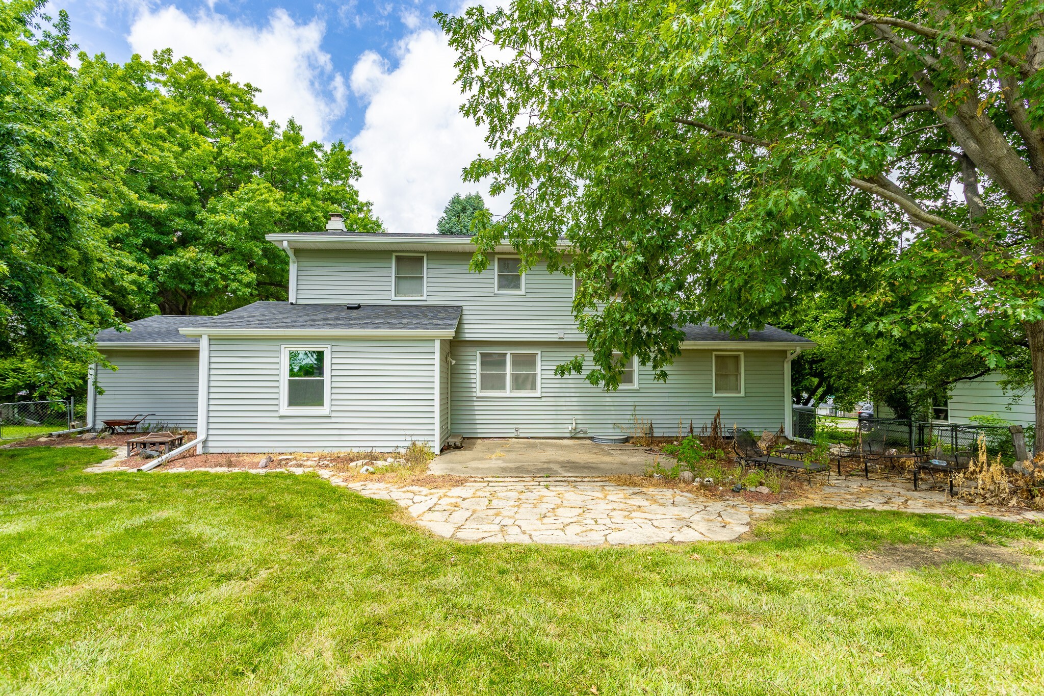 Property Photo: 2908 Woodland Avenue IA 50266