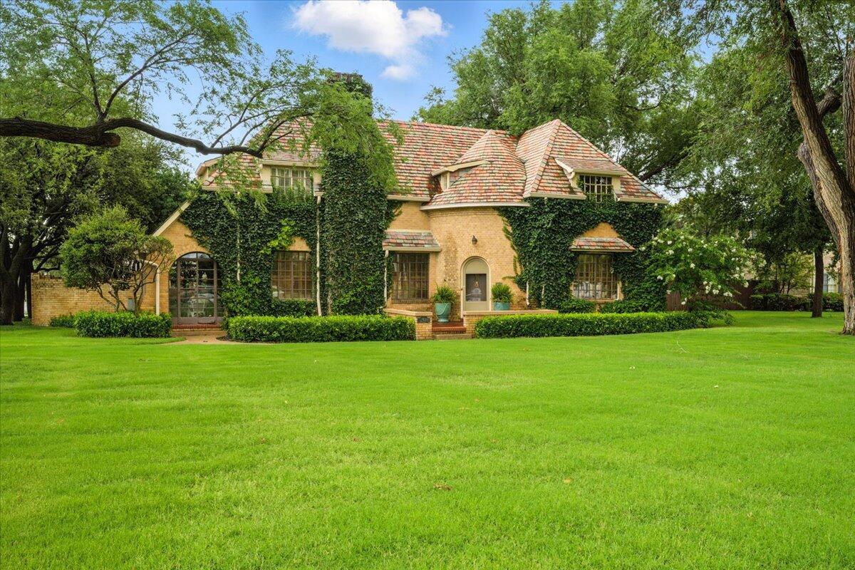 Property Photo: 3101 19th Street TX 79410