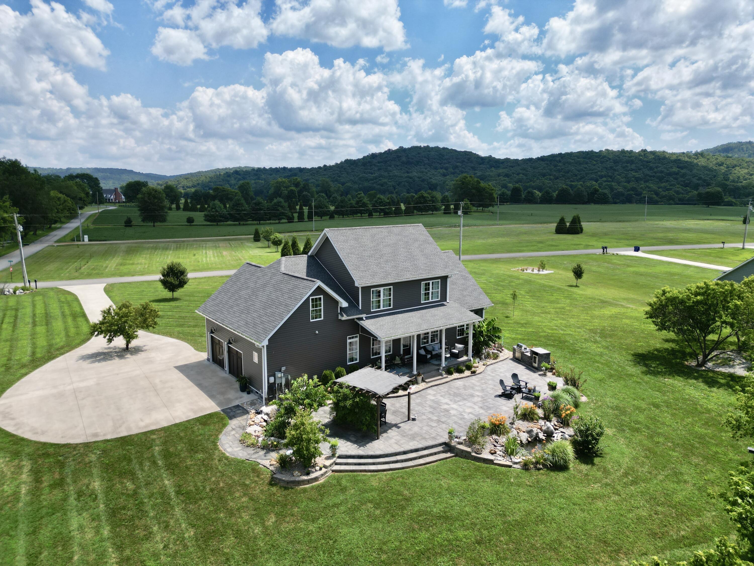 Property Photo: 12 Cove Creek Drive KY 42501
