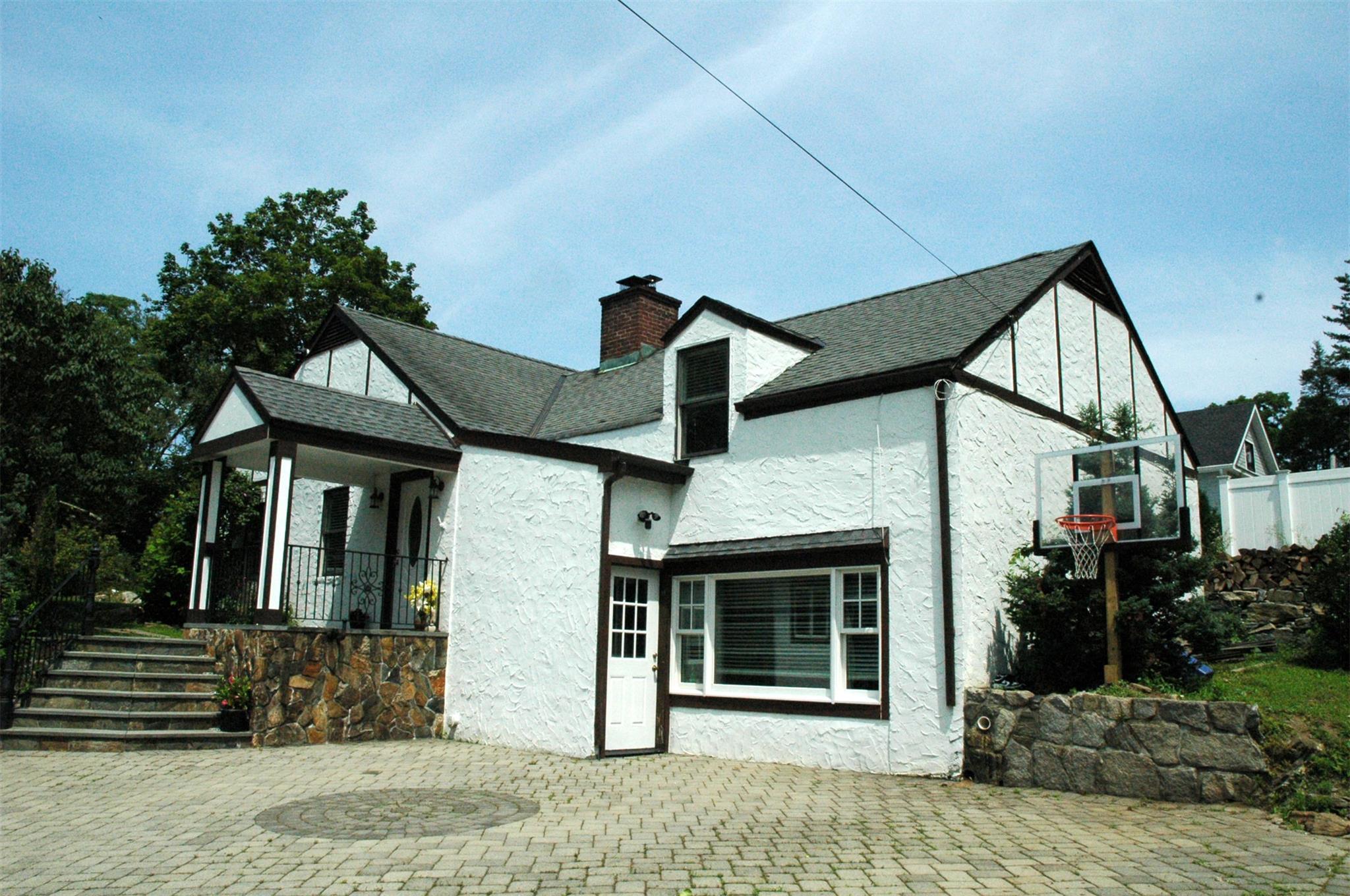 Property Photo: 20 E Annadale Street NY 10504