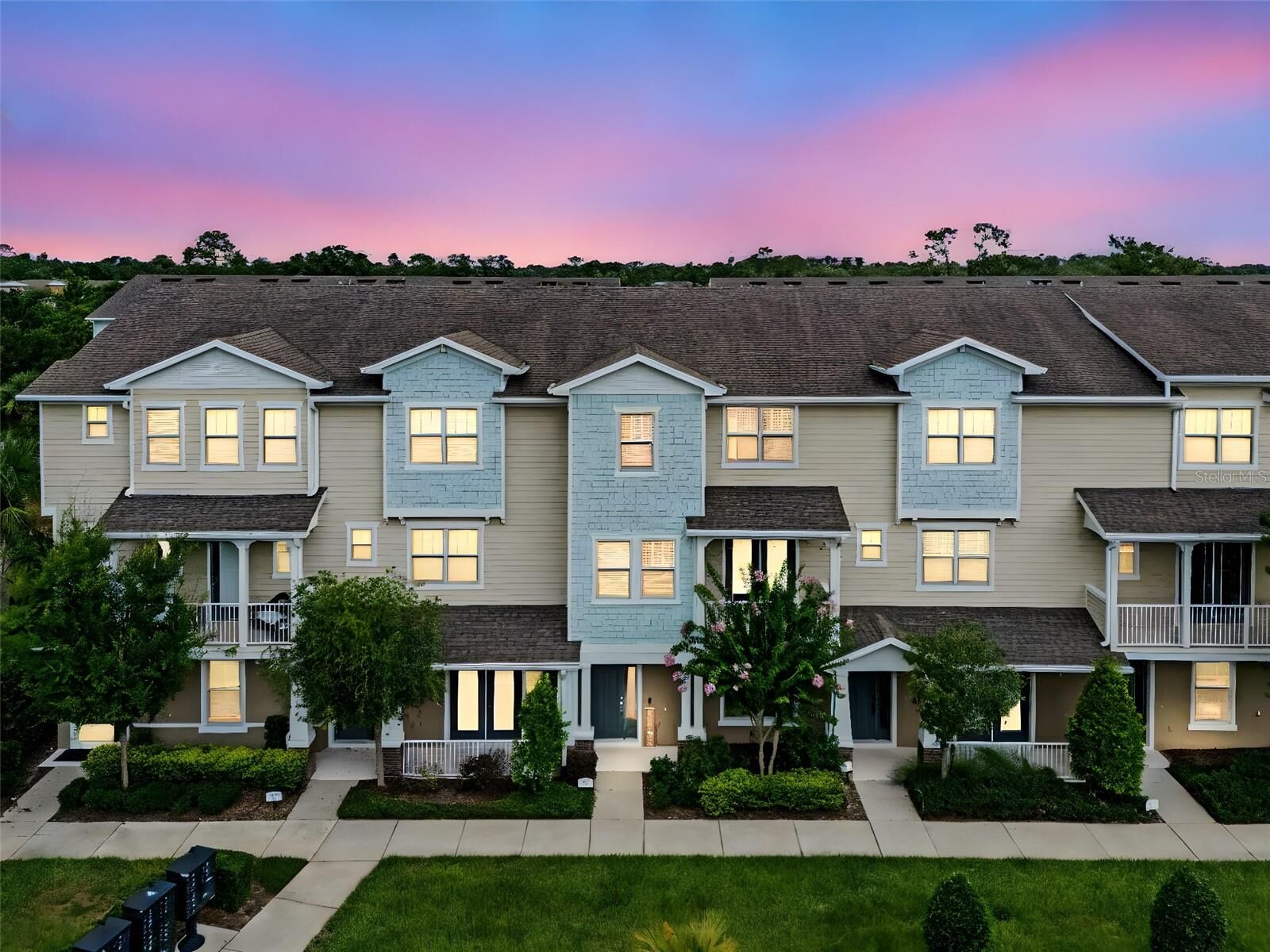 Property Photo:  465 Portico Court  FL 32765 