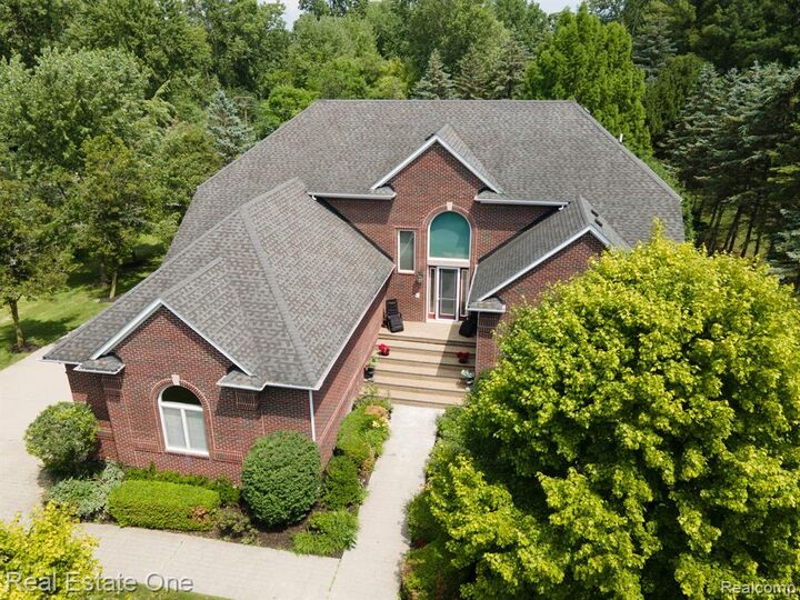 6120 Evanswood Road  Troy MI 48085 1134 photo