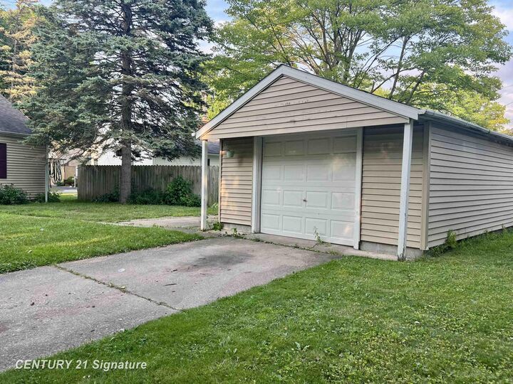 Property Photo:  1935 Kollen Street  MI 48602 