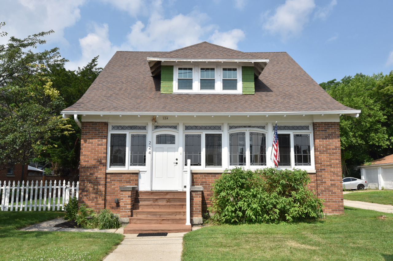224 N 9th Ave  West Bend WI 53095 photo