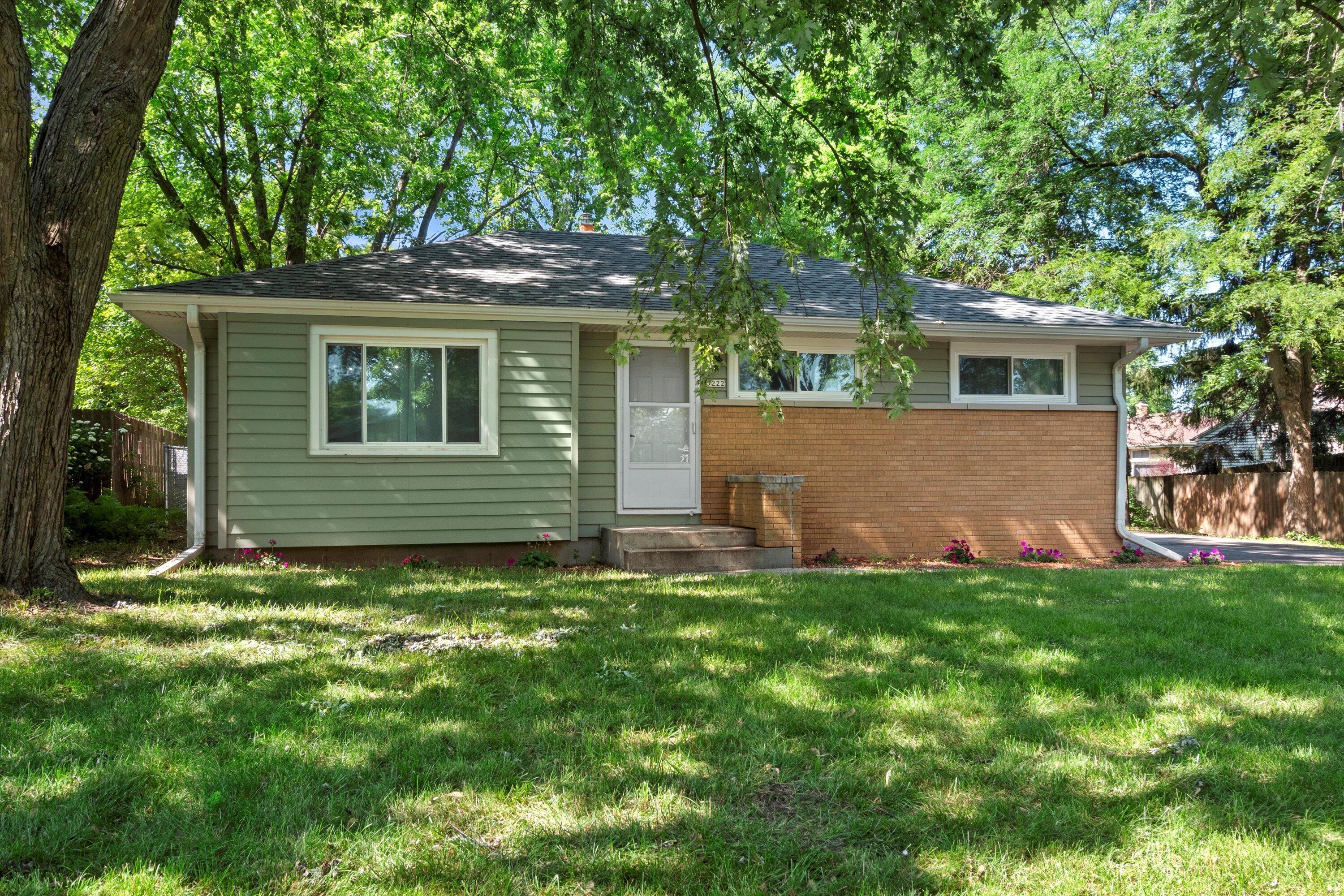 Property Photo: 5222 W Hemlock Rd WI 53223