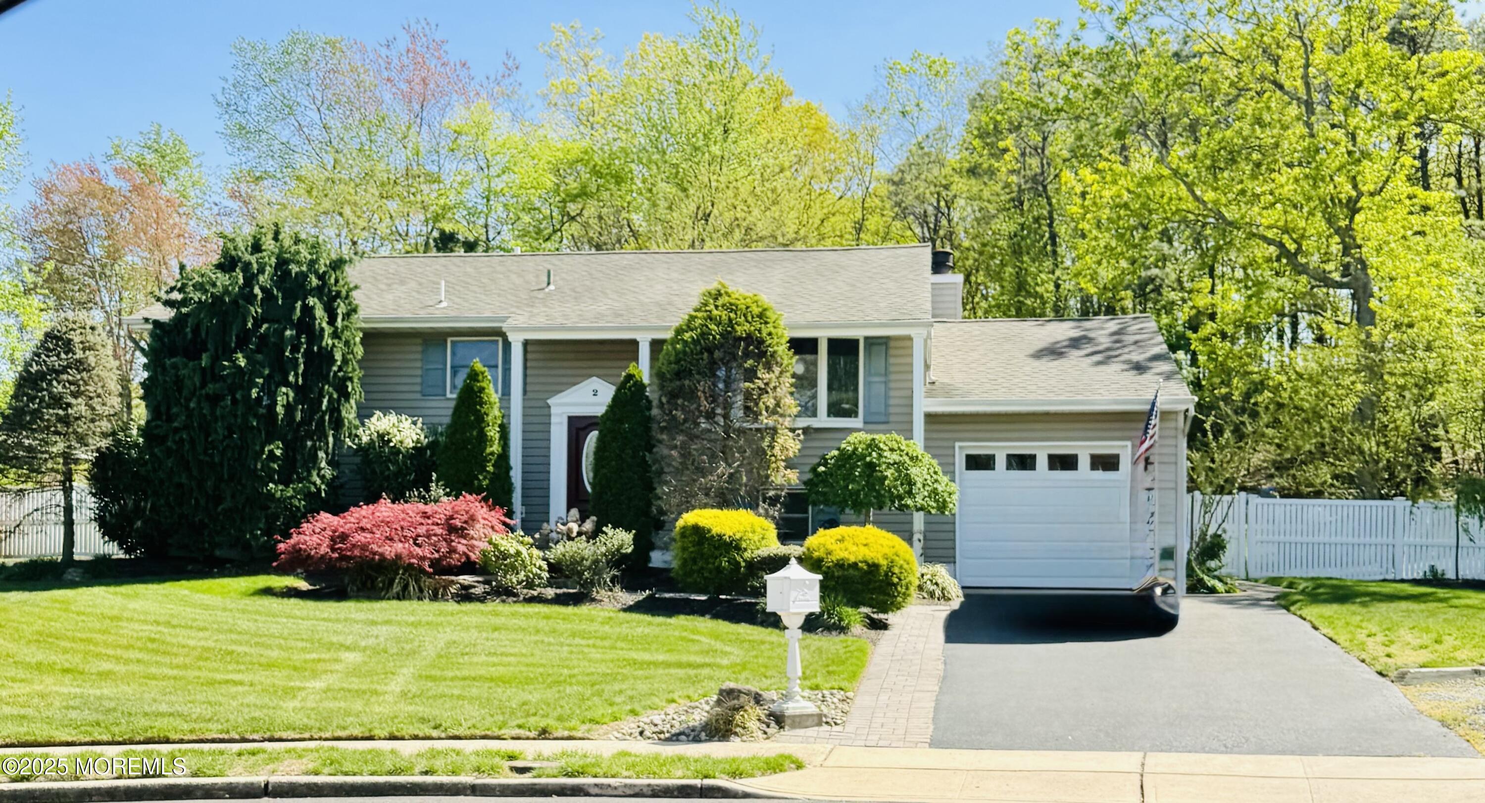 2 Darien Circle  Howell NJ 07731 photo