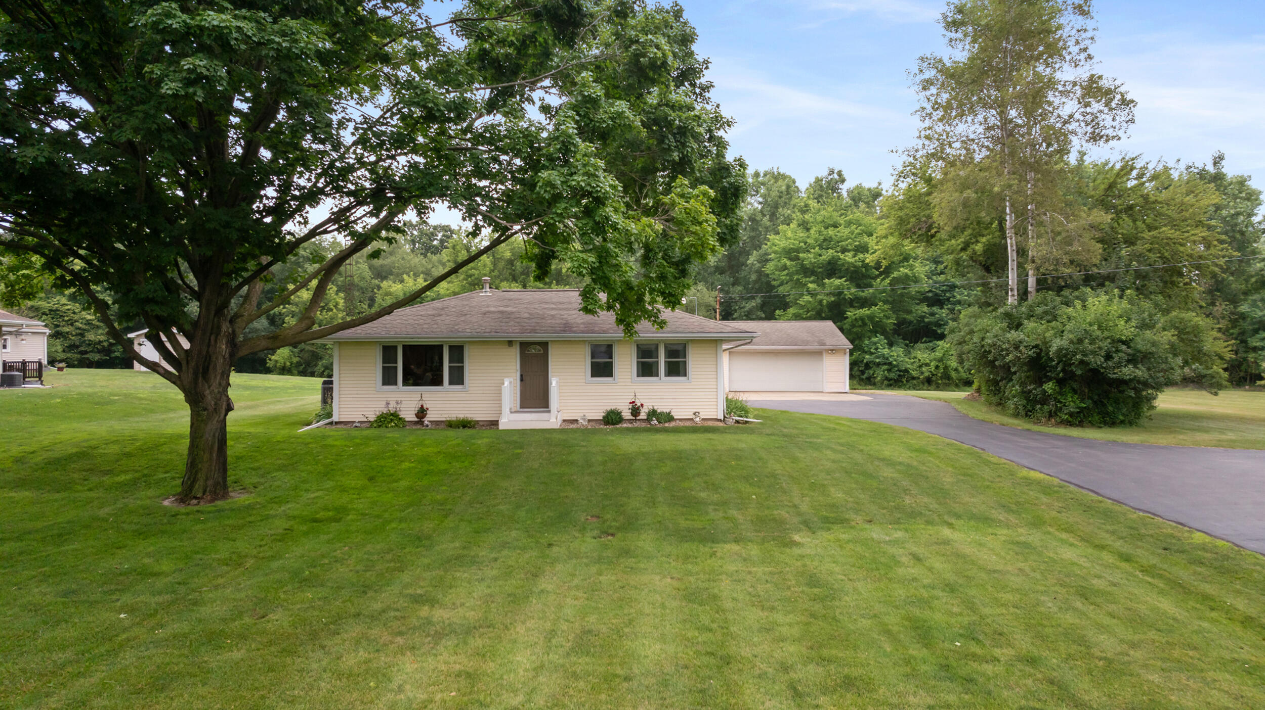 2230 Oleary Road  Jackson MI 49201 photo