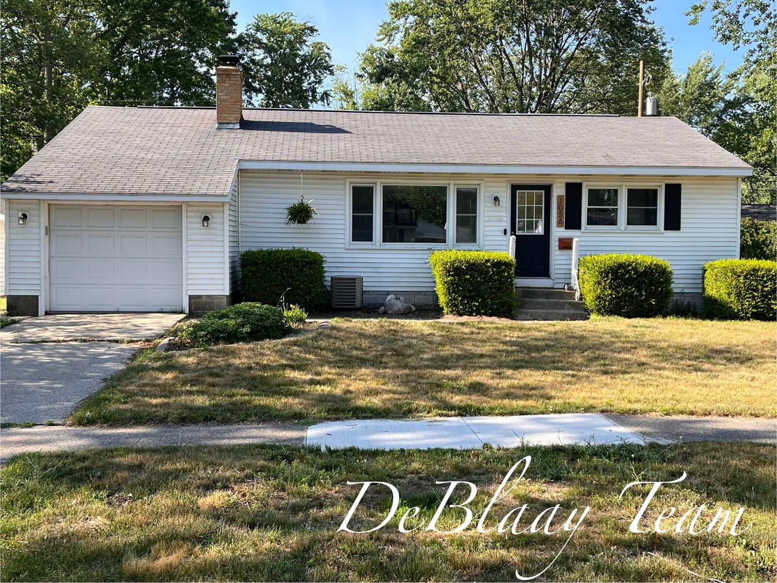 Property Photo: 1056 Sherwood Road MI 49441