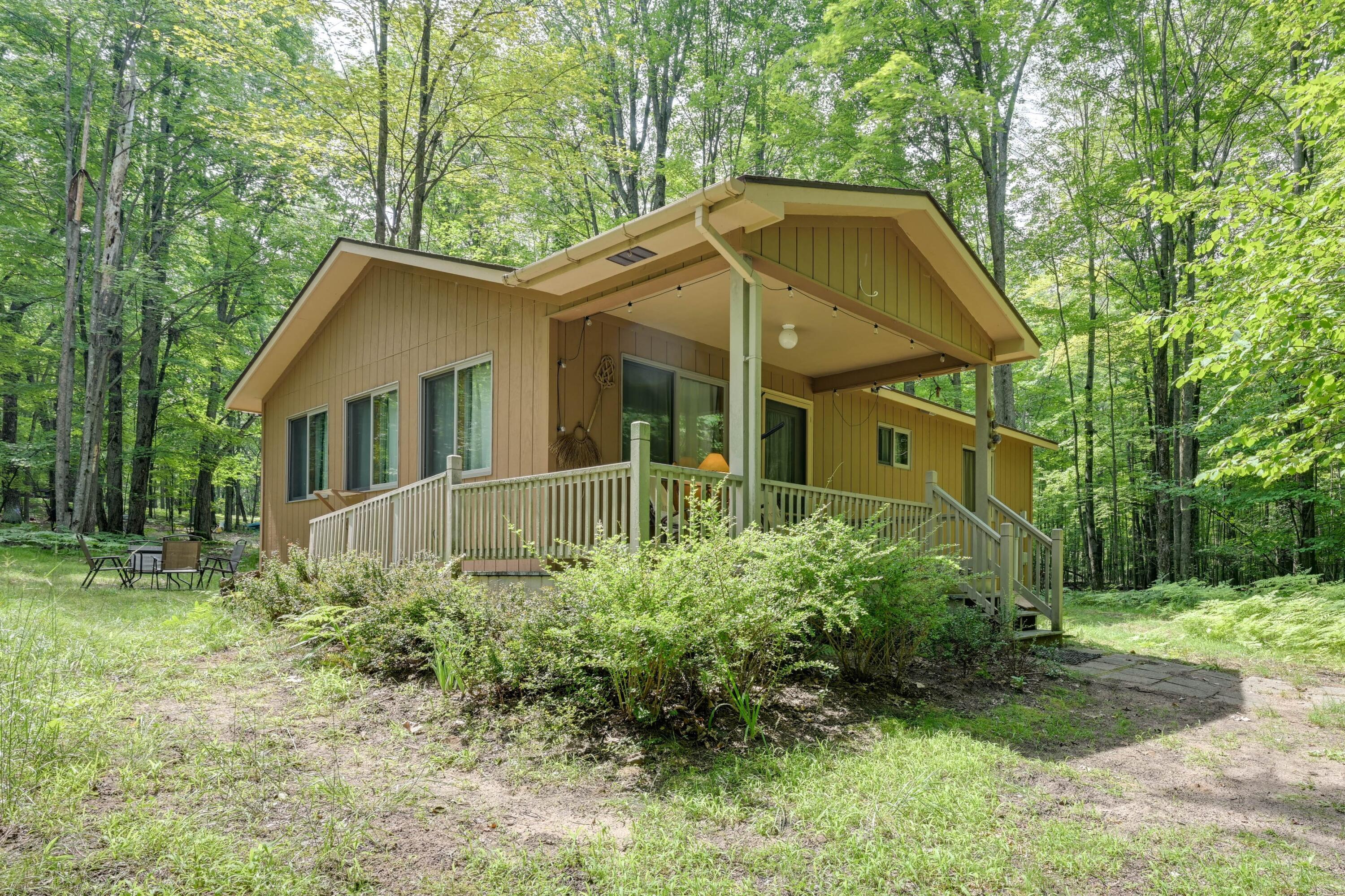 5154 Cherry Road  Farwell MI 48622 photo