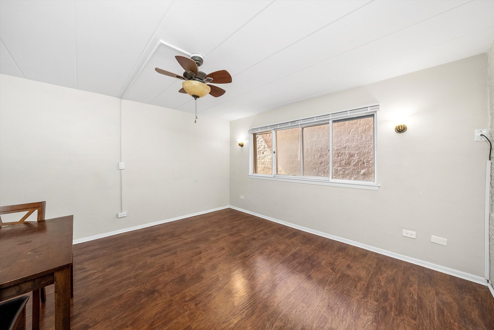 Property Photo: 2546 N Harlem Avenue Gb IL 60707