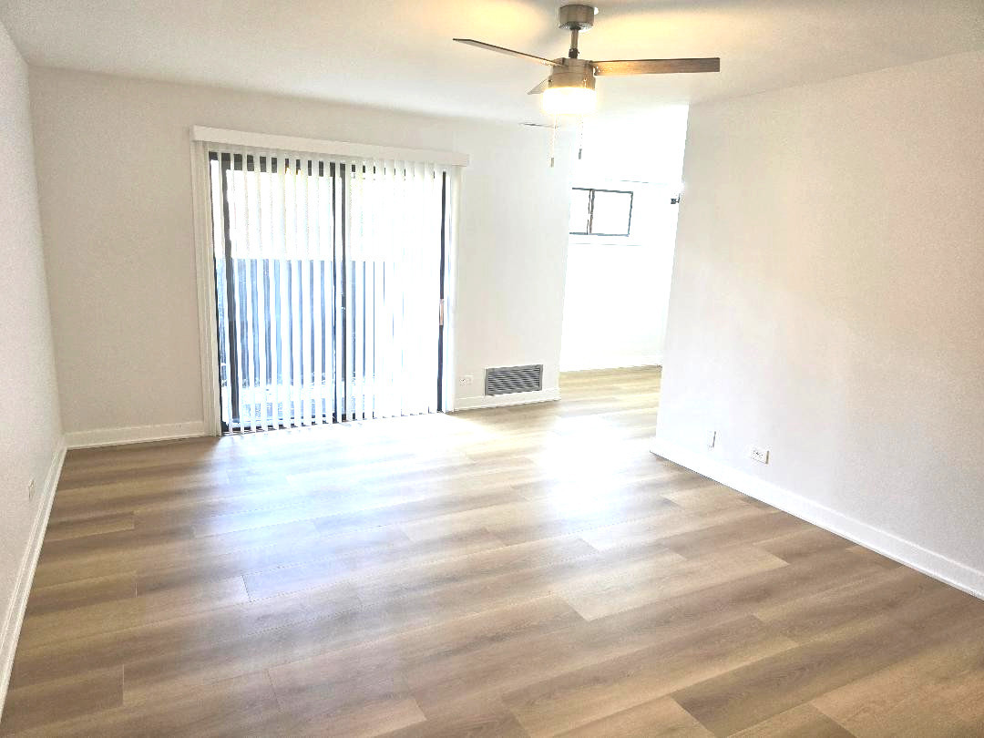 Property Photo: 2212 Country Club Drive 2 IL 60517