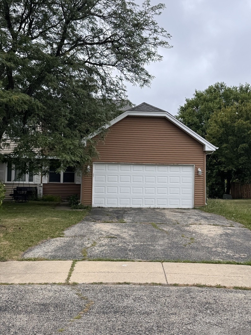 Property Photo: 1327 Andover Drive 1327 IL 60504