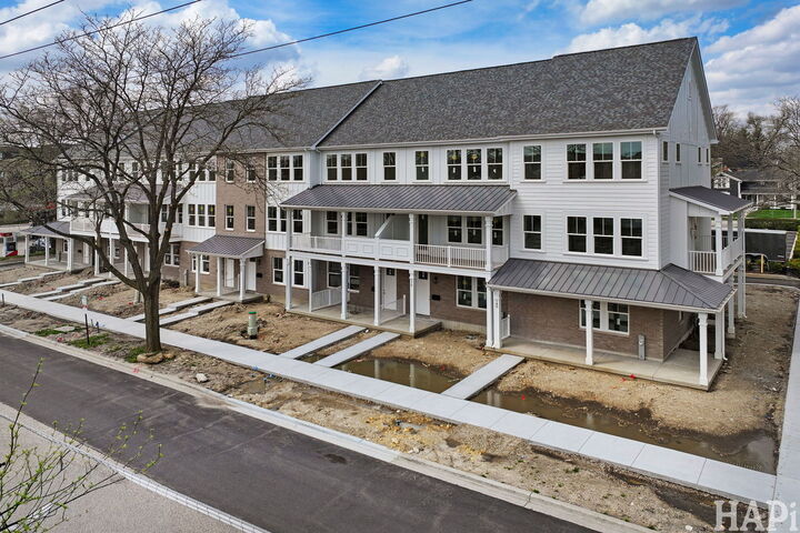 Property Photo:  150 Washington Street 150  IL 60010 