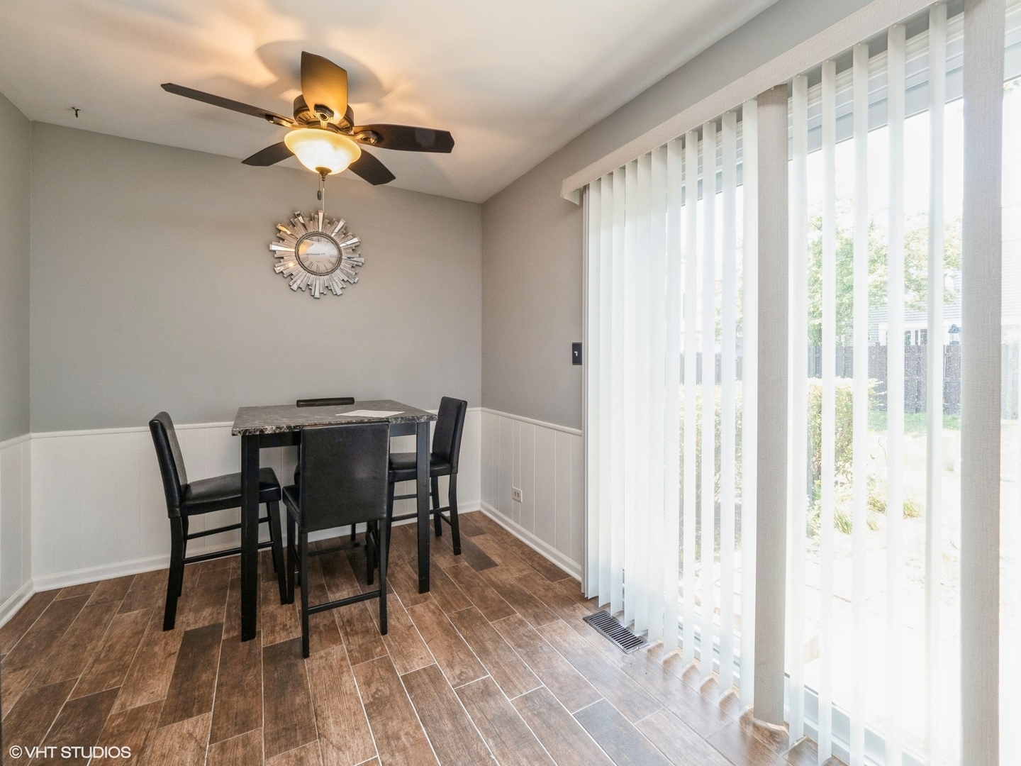 Property Photo:  1988 Oxford Lane  IL 60169 