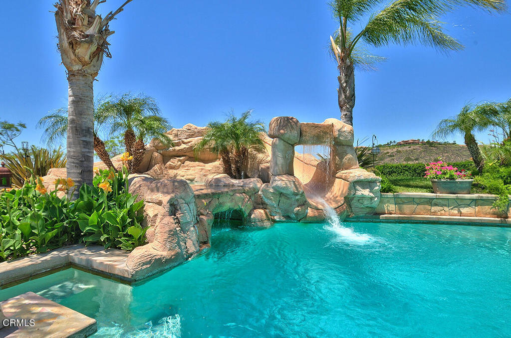 Property Photo: 2625 Marvella Court CA 93012
