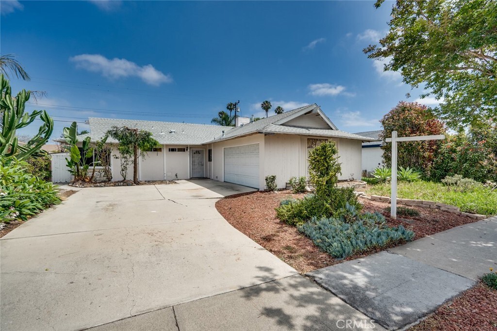 5751 Mangrum Drive  Huntington Beach CA 92649 photo