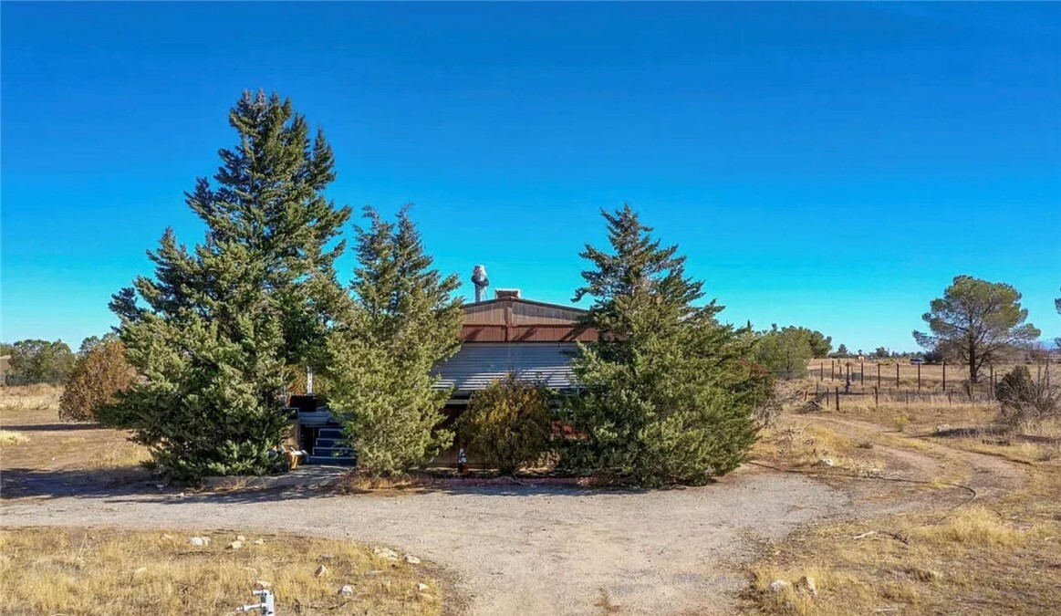 Property Photo: 50216 255th Street W CA 93536
