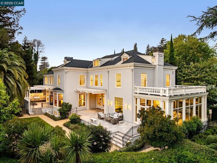 Property Photo: 25 Crocker Ave CA 94611