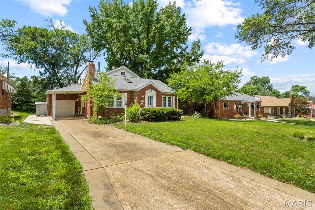 Property Photo: 6752 Eichelberger Street MO 63109