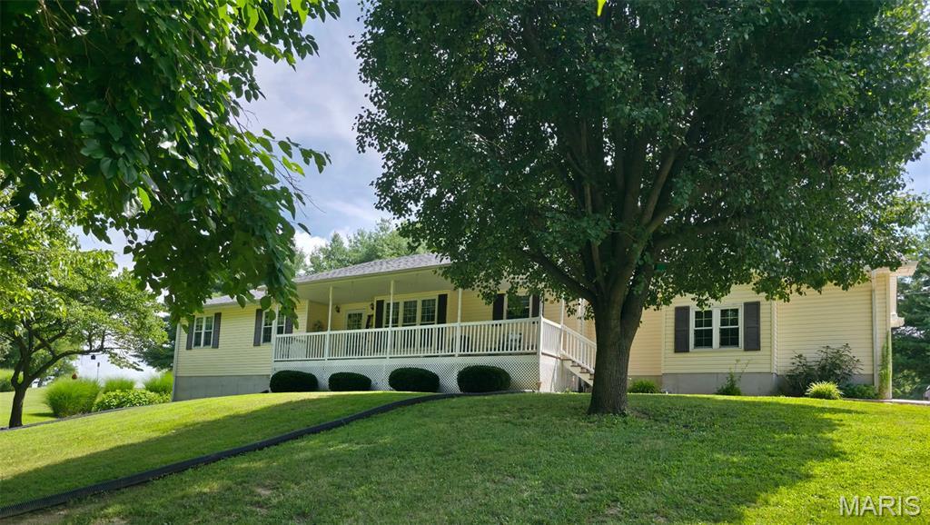 Property Photo: 40 Ridge Street IL 62067