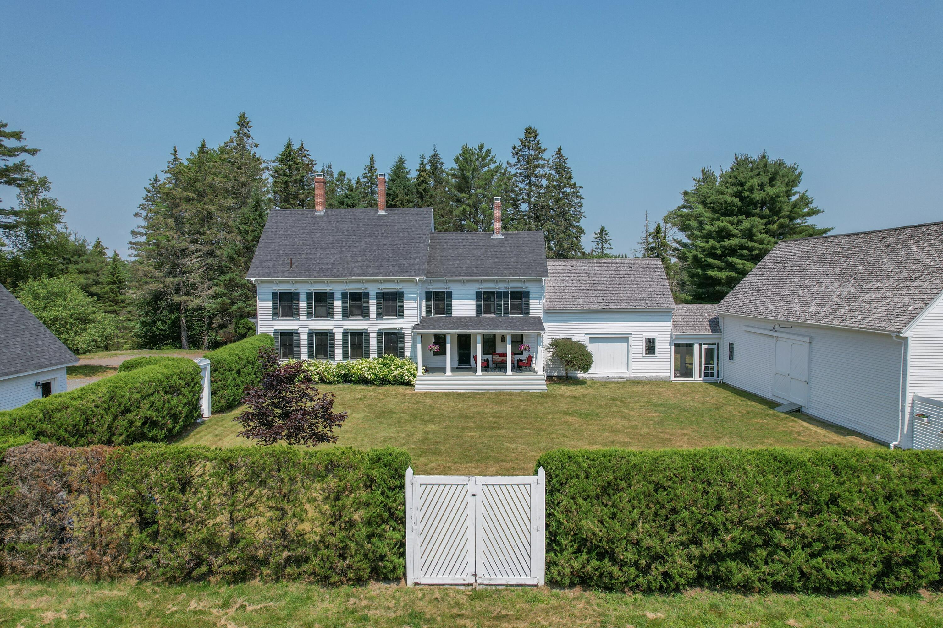 Property Photo:  384 Point Road  ME 04640 