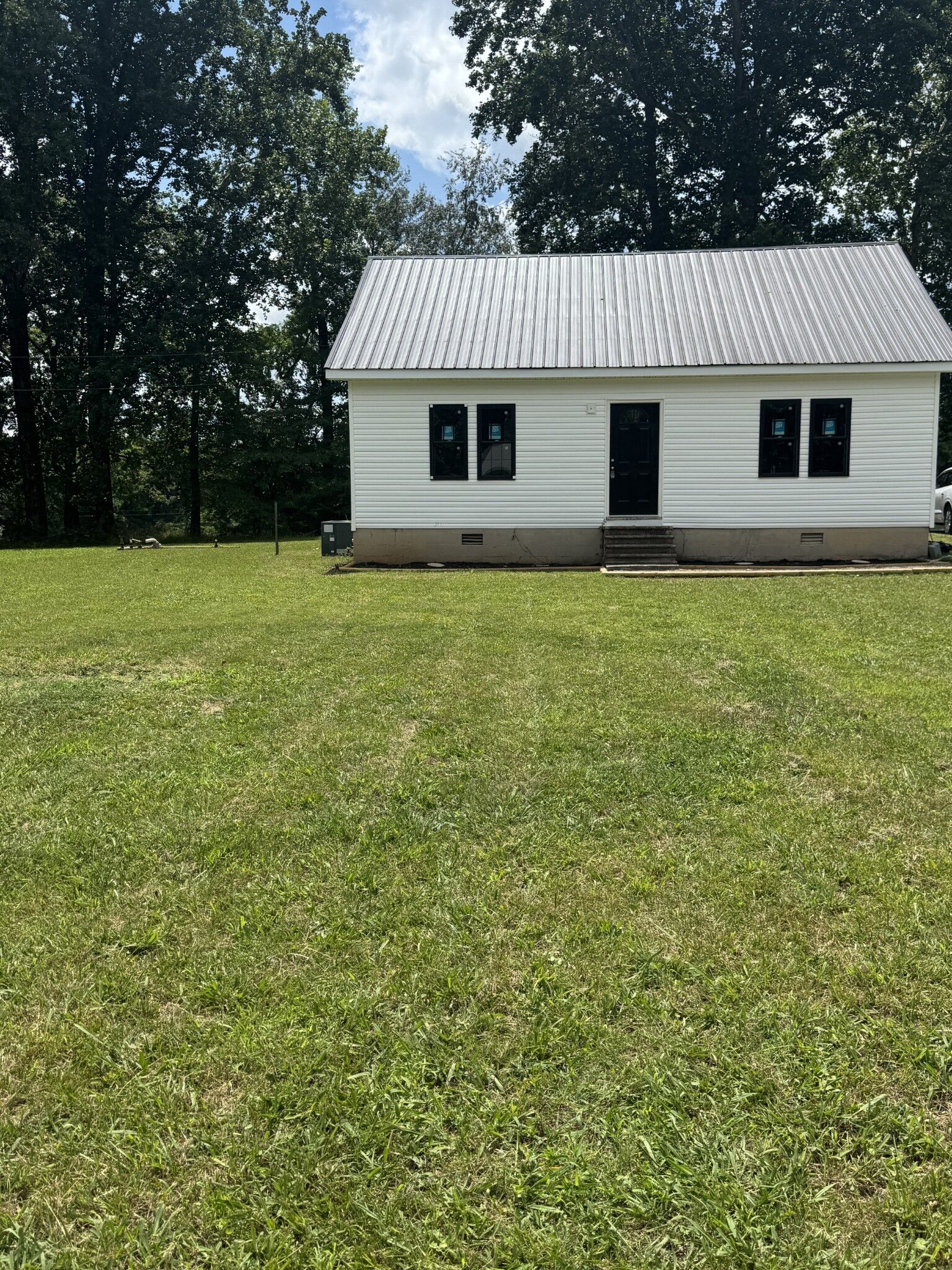 Property Photo:  114 Allen Dr  TN 37398 
