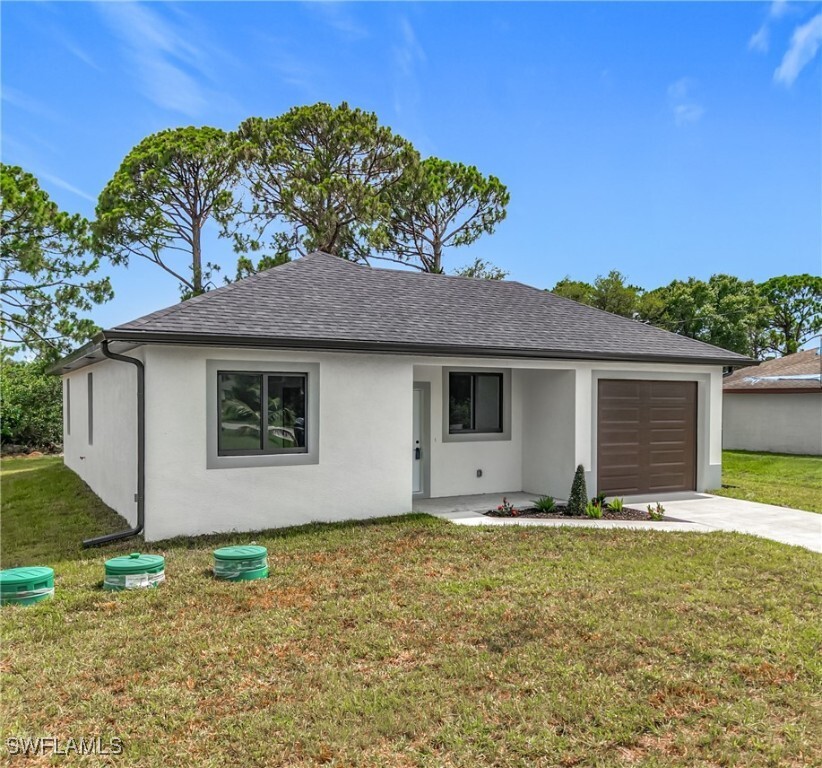 Property Photo: 3705 8 Street SW FL 33976