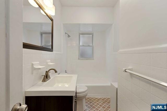 Property Photo:  49 Brookline Avenue 1  NJ 07110 