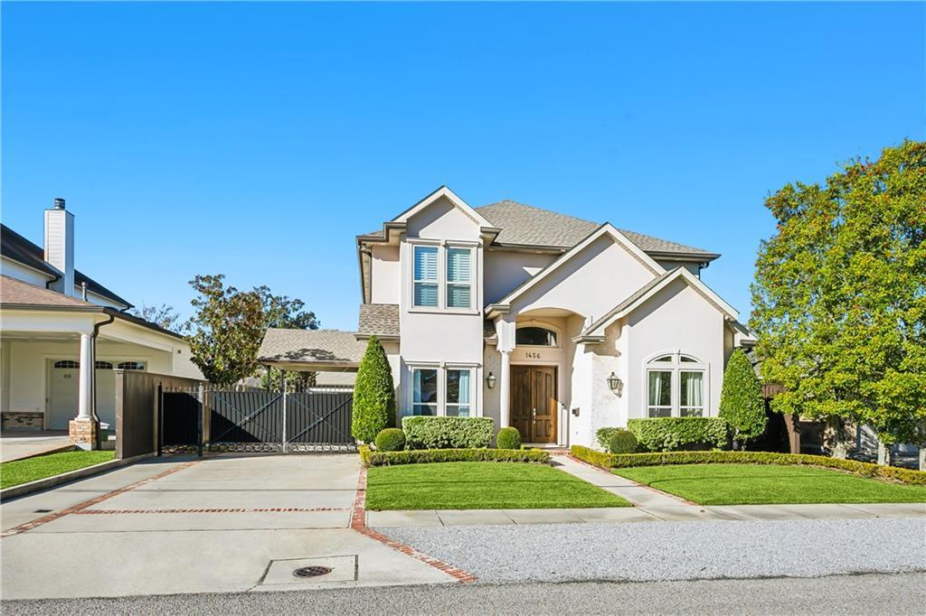 Property Photo: 1456 Cherokee Avenue LA 70005